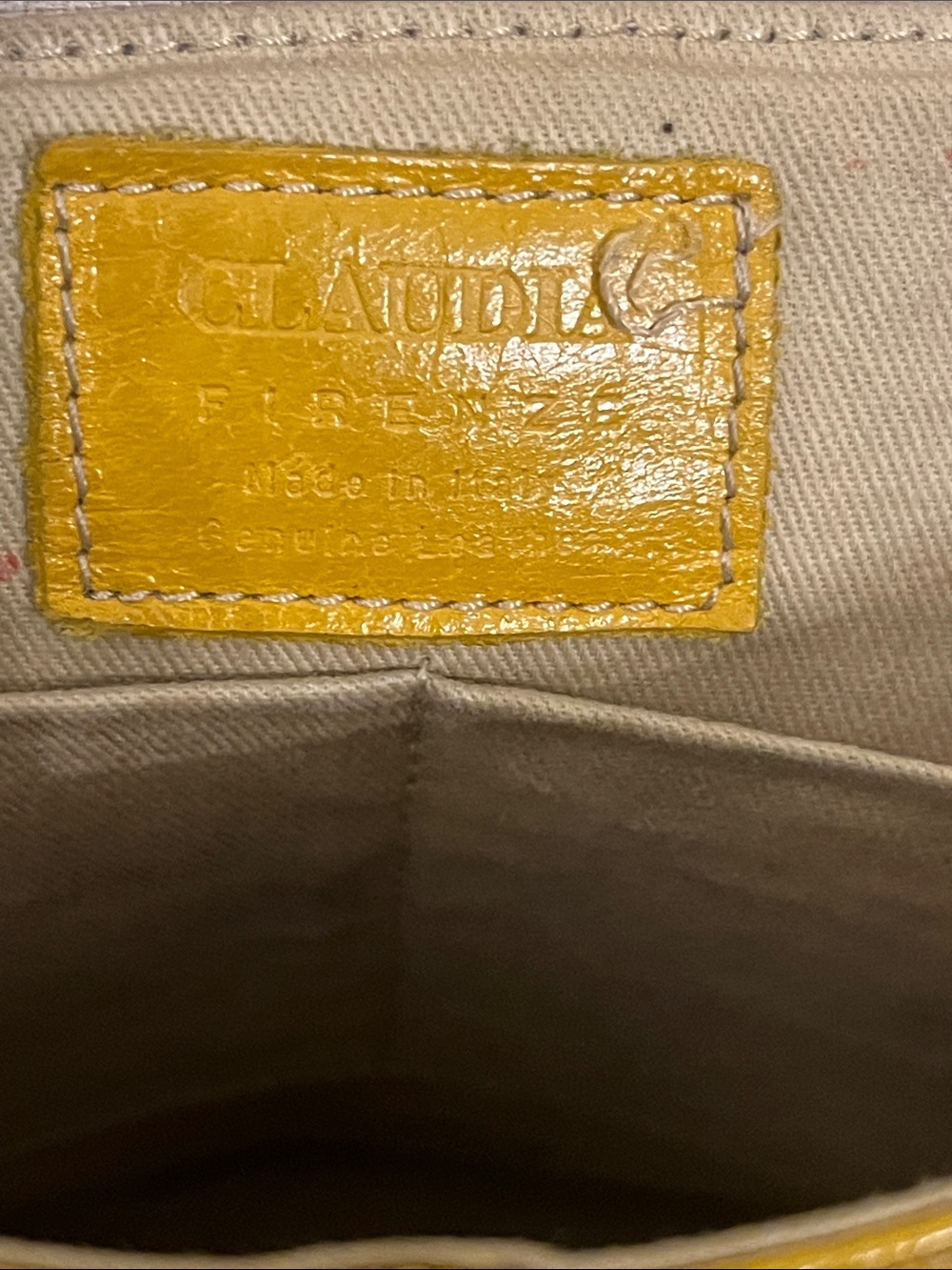 Claudia Firenze genuine leather messenger bag - Picture 10 of 10